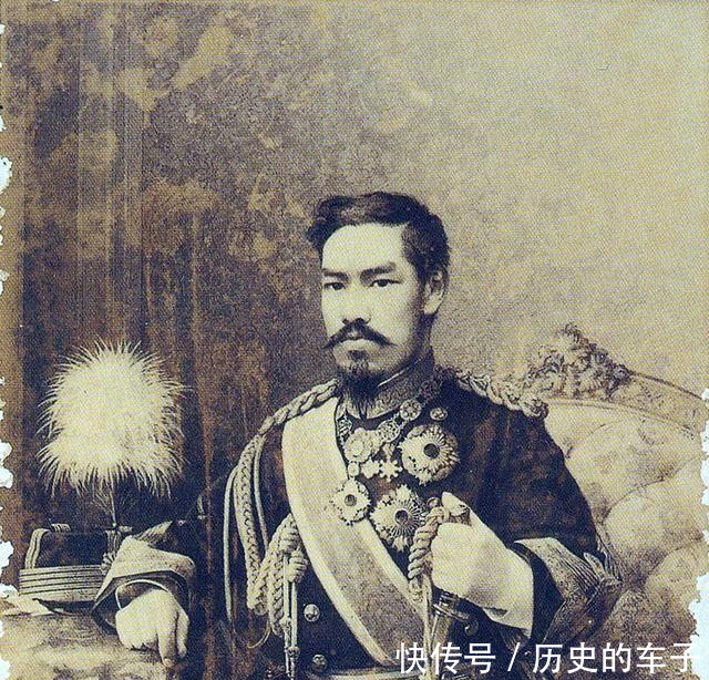 日本天皇三大神器, 为何千年来不敢公示于人