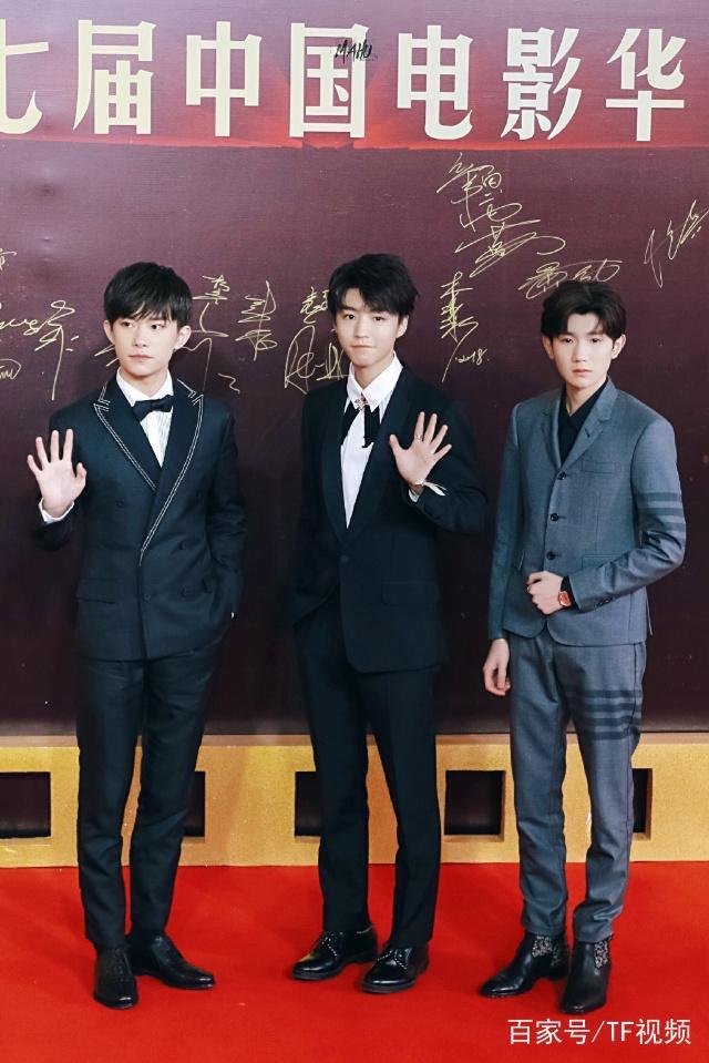 王俊凯助理小马哥为TFBOYS微博之夜投票,他