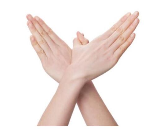 手背皮肤干裂怎么办 手掌皮肤开裂干裂口子用