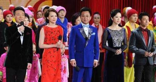央视著名女主持人 竟小老公20岁 为爱情不惜当后妈！