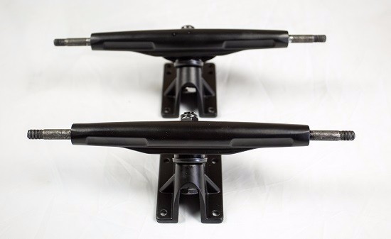 双翘滑板和长板的区别 初学者买双翘板好还是