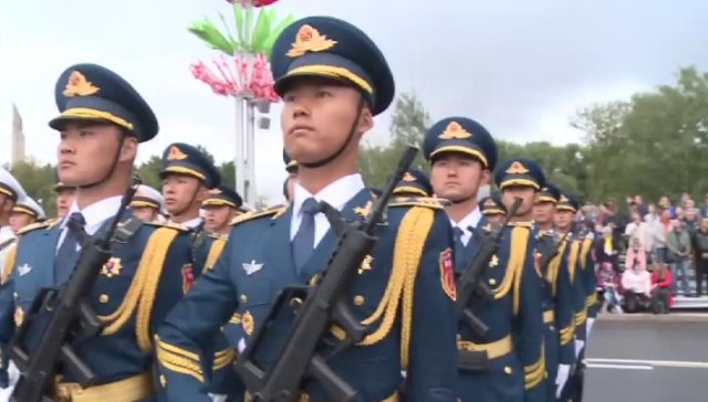 中国阅兵史上唯一的一次失误,不仅没人指责,反