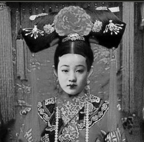 慈禧为什么要杀珍妃把珍妃扒光了打板子