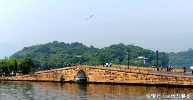西湖经典游玩攻略,西湖经典游玩攻略大全
