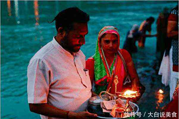 印度人来中国游玩,却一到中国就爱上了中国,背
