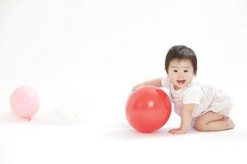 3~4个月宝宝的生长发育特征、能力发展标准、