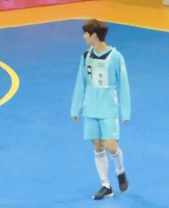 受了惊吓的鹿晗简直就是行走中的表情包啊! - 360娱乐,你开心就好