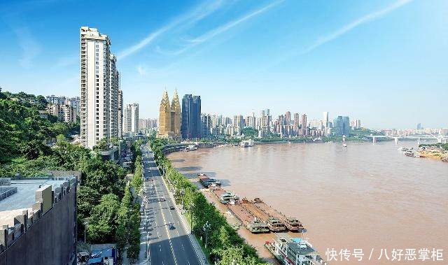 重庆面积最大的主城区,总人口105万,却被很多