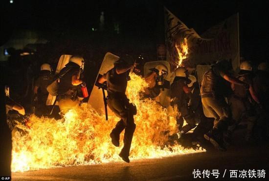 现代燃烧弹弹种日趋增多,杀伤力到底有多强?