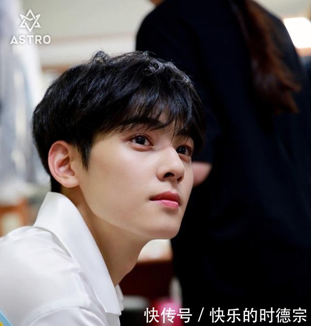 颜值即正义这个从漫画中走出来的男主角太反套