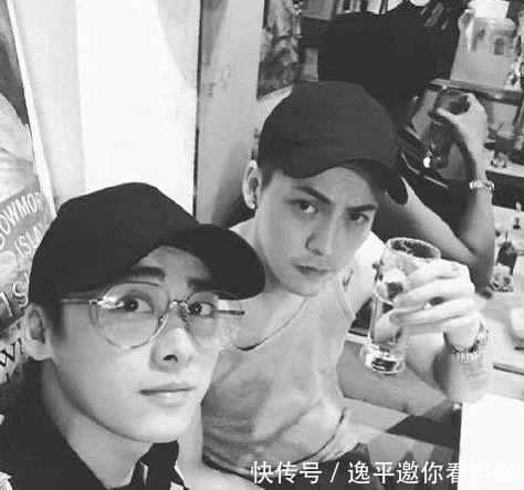 陈伟霆戴长耳环, 李易峰忍不住去摸了一下, 自拍