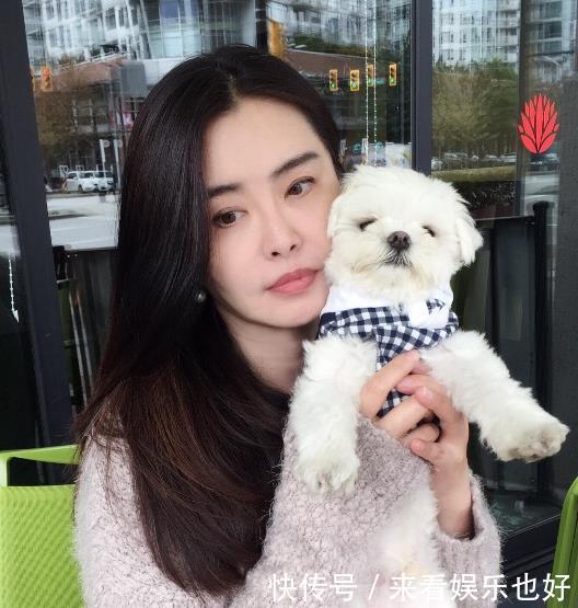 王祖贤隐退多年,51岁的王祖贤晒近日照片,颜值