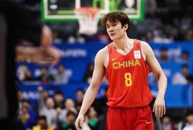 突尼斯主帅道出,男篮两支球队的区别,并且指出