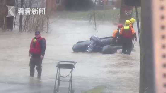 美国暴雨多地被淹 气象局表示接下来几天或将爆发洪水