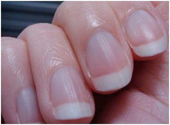 17岁小情侣想打掉腹中胎儿,医生掀开衣服却说:叫你父母来