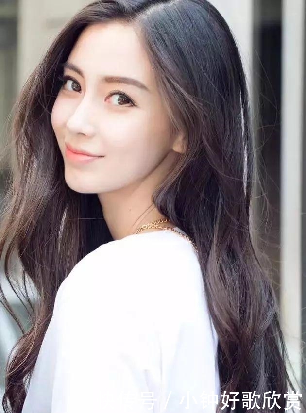 Angelababy新发型撞脸王子文!完败?