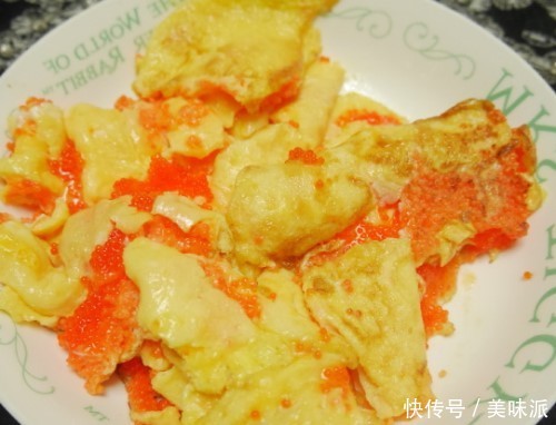 爸妈不回家过年,我到大伯家拜年,看着饭菜觉得自己有点不好意思