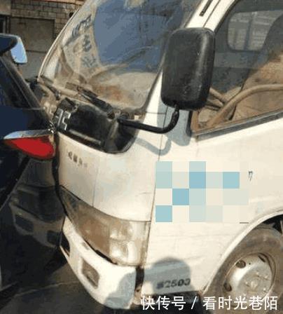 刚提新车比亚迪宋MAX就被追尾,车主这质量让
