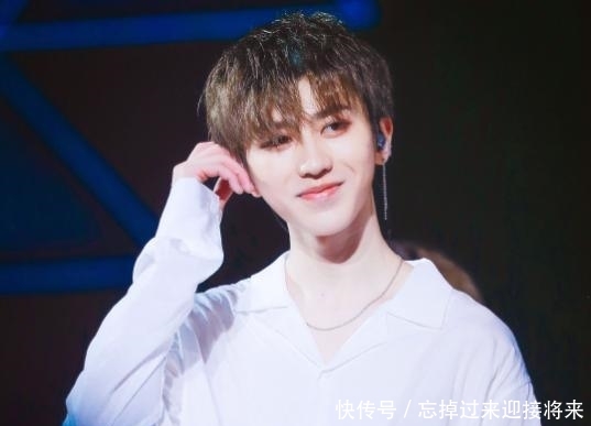 众明星人设崩塌?捐款排名曝出真相,韩红排第二