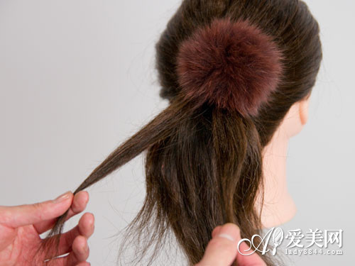 <em>编头发花样</em>图解编发点缀时尚发型_360问答