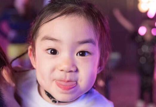 Lucky真名李乐祺 网友喊话:李承铉好爱戚薇啊,