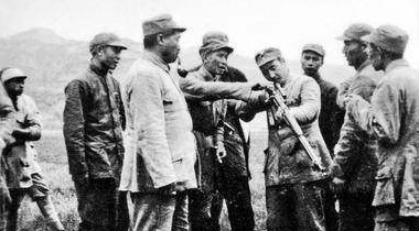 他与林彪齐名,战场上许世友都怵他三分,却因这