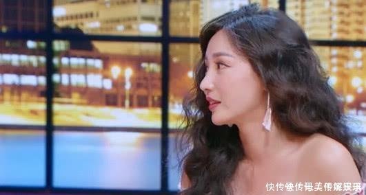 柳岩节目中扯衣领,胸口露出东西引起热议,朱亚