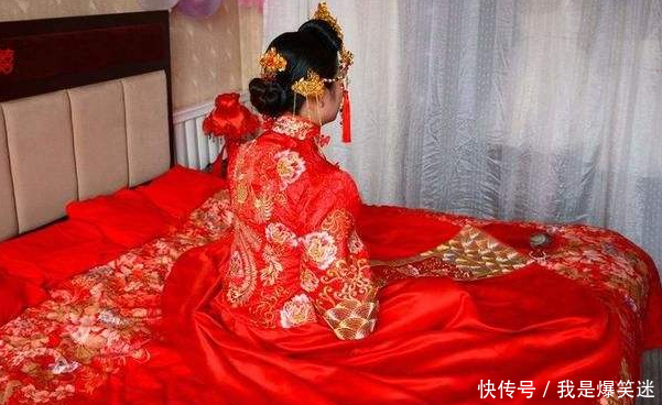 新婚夜我主动与老公房事，可他紧紧握住下身