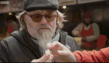 网红辣条都出镜了,真的很接地气啊!