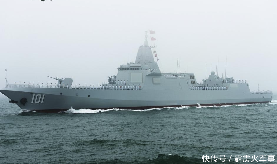 海军首艘万吨入列