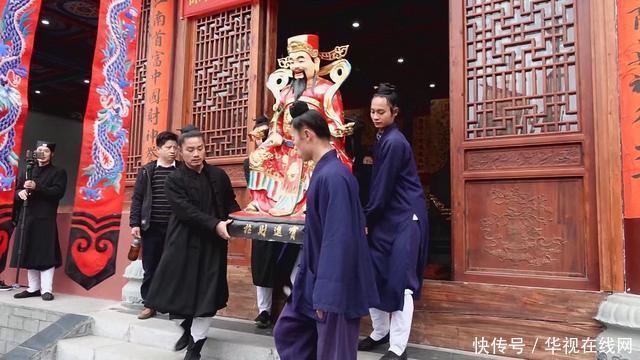 正月初五迎财神,福星高照福满门