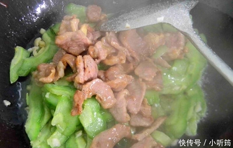 原则别再炒鸡蛋了,跟它炒更搭配,常吃还瘦身结合苦瓜相v原则清热和按照图片