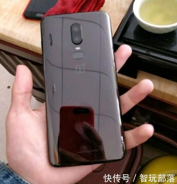 一加7谍照曝光:正面虽与OPPO R15一样,但背面