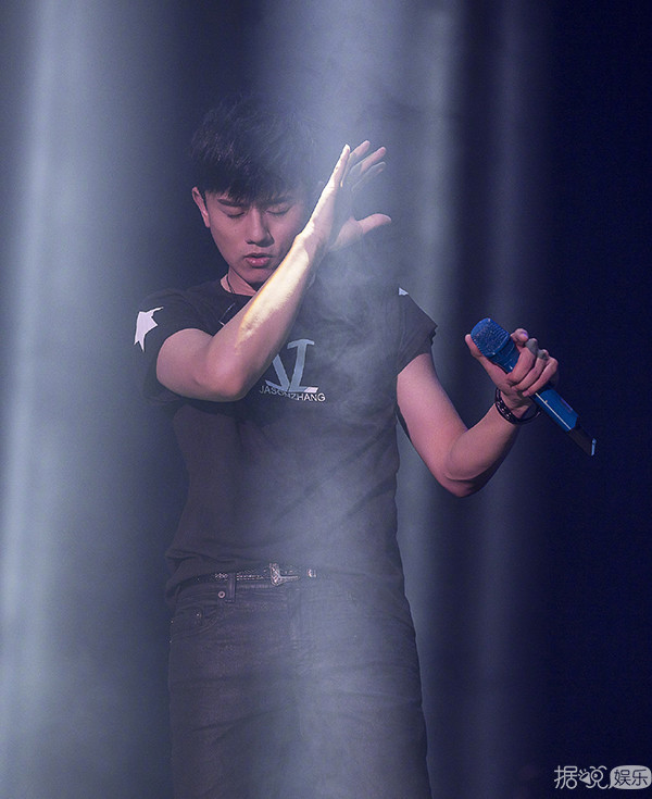 张杰升级当爸、俞灏明靠演技翻身,07届快男就