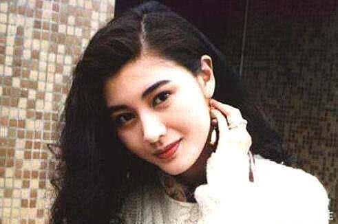 洪欣年轻照片曝光,为了追求她,刘銮雄放弃李嘉