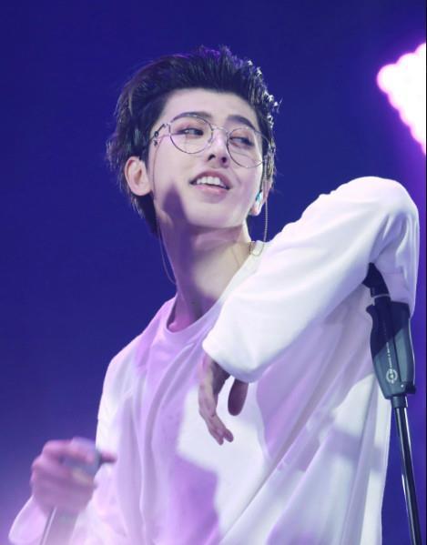 谢娜收徒弟的标准,蔡徐坤不符合?