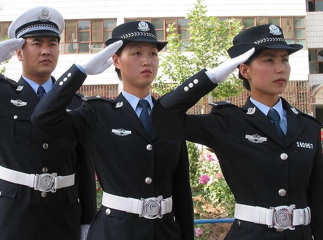 居住在中国的美国人讨论:中国人不怕警察的原