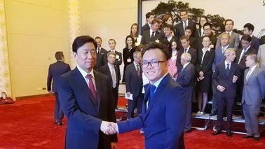 国家副主席李源潮接见蚁视CEO覃政 积极鼓励VR创新