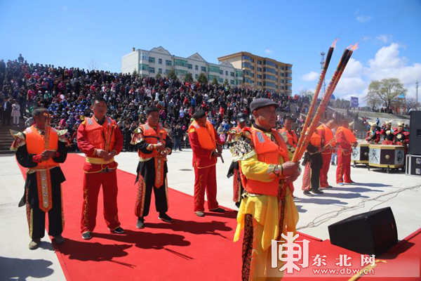 传承千年:体验黑龙江萝北县开江节 江水炖江鱼