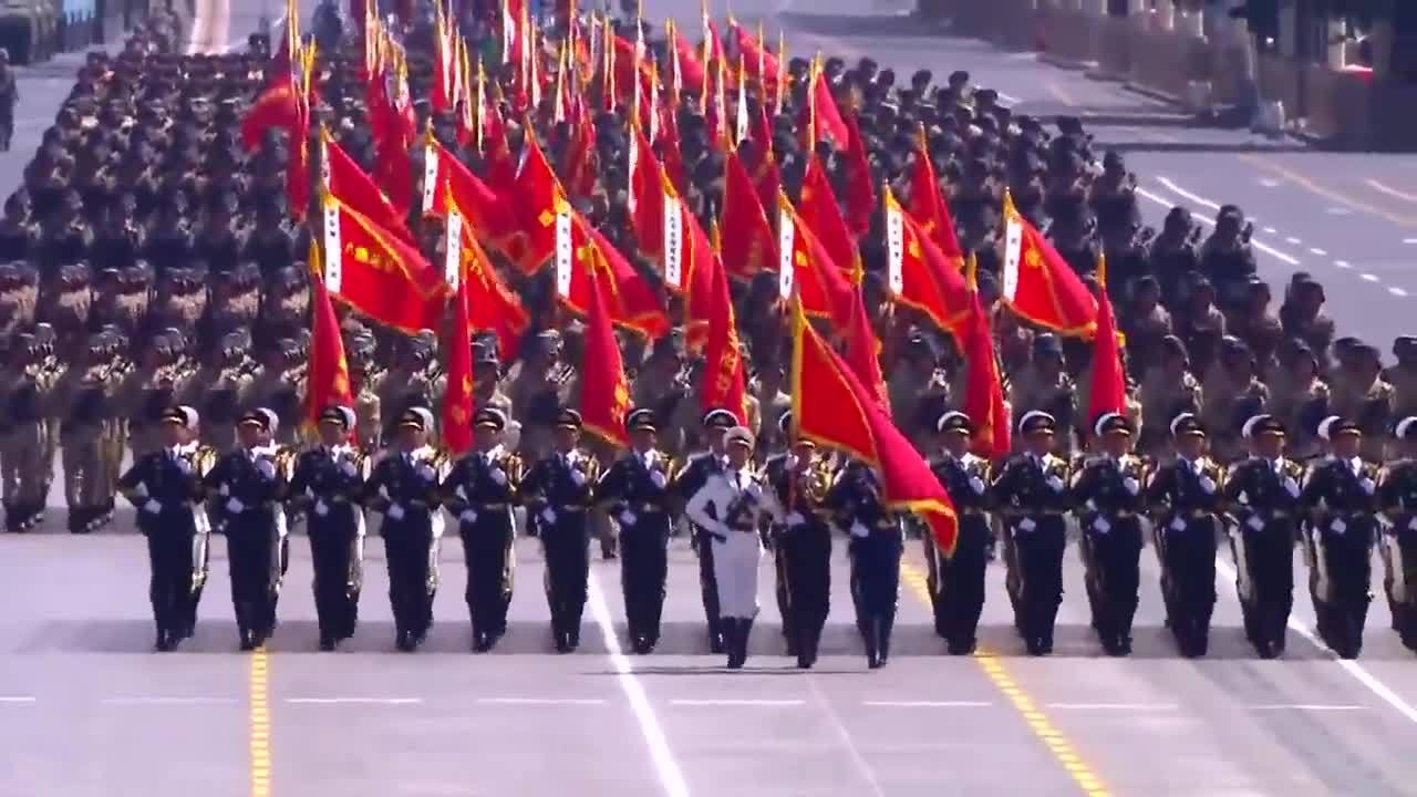 中国抗战70周年的阅兵徒步方队,强国才有强气势