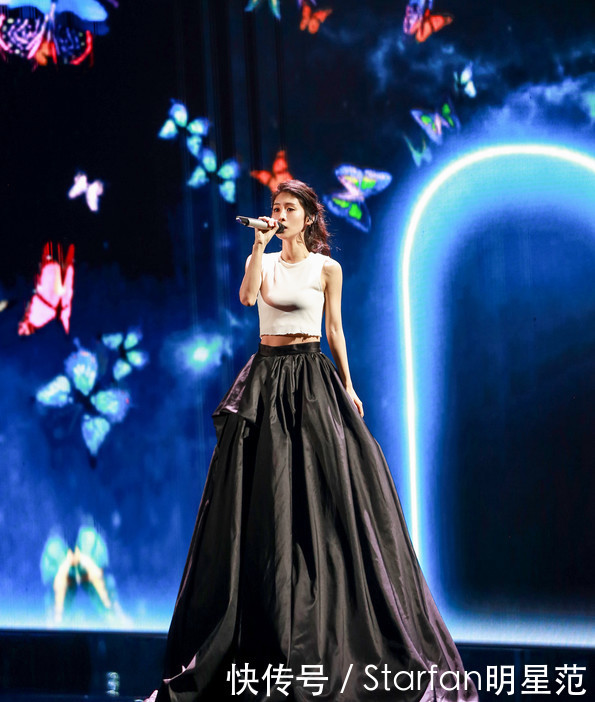 她从小被叫狐狸精,说是长相刻薄?但被她唱过歌