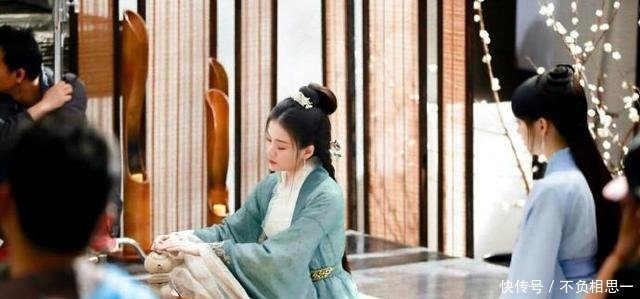 《白发王妃》剧照放出,女主张雪迎美得像一幅