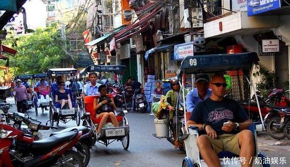 100元人民币可以换33万多越南盾,在越南能买