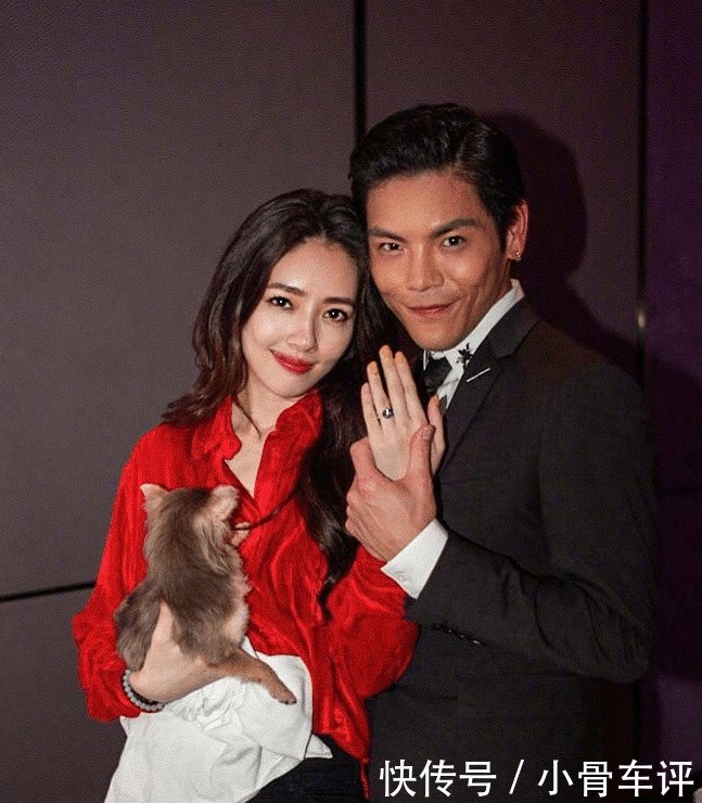 向太泄密向佐求婚郭碧婷,双方父母全出现,怀