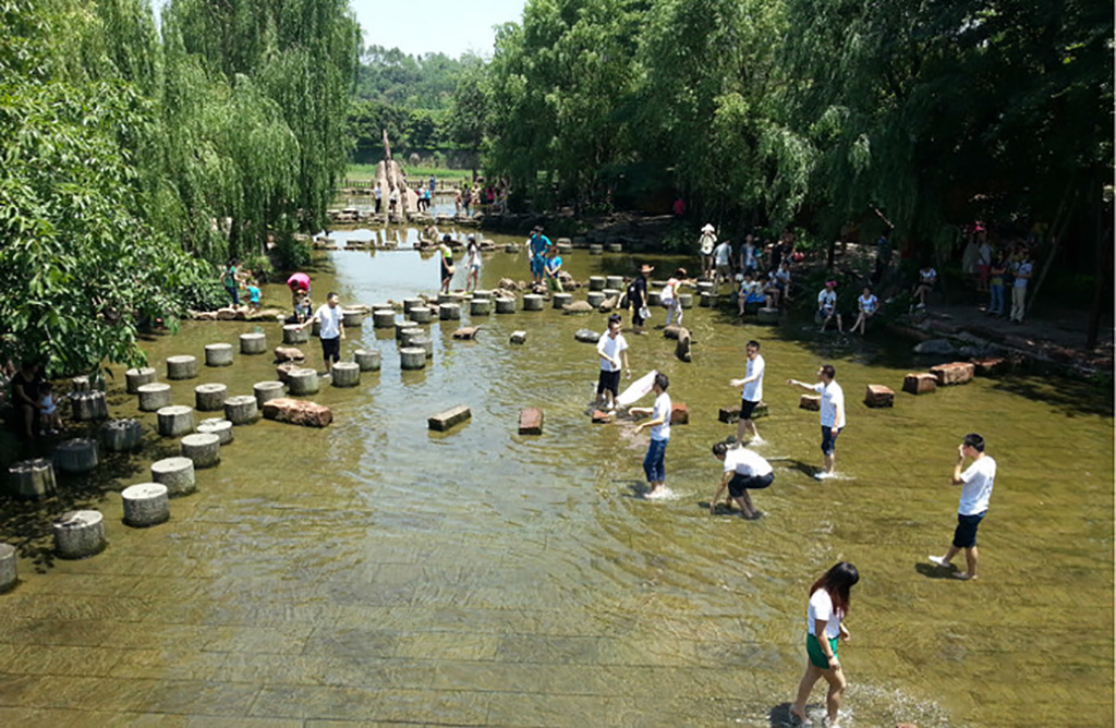成都周末周边游玩好去处之,黄龙溪古镇,似乎穿