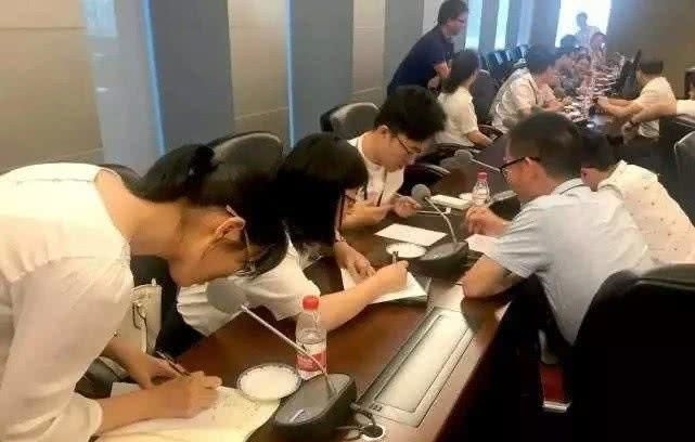 提前上班被开除