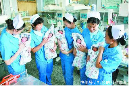 头胎女儿，二胎女儿，三胎生下五胞胎，老公抱头大哭：讨债的来了