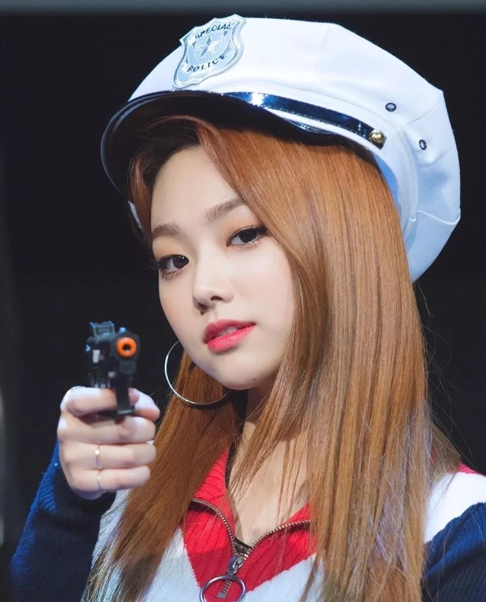 t01bf8e45ff90cfc9e1.jpg?size=1000x1239