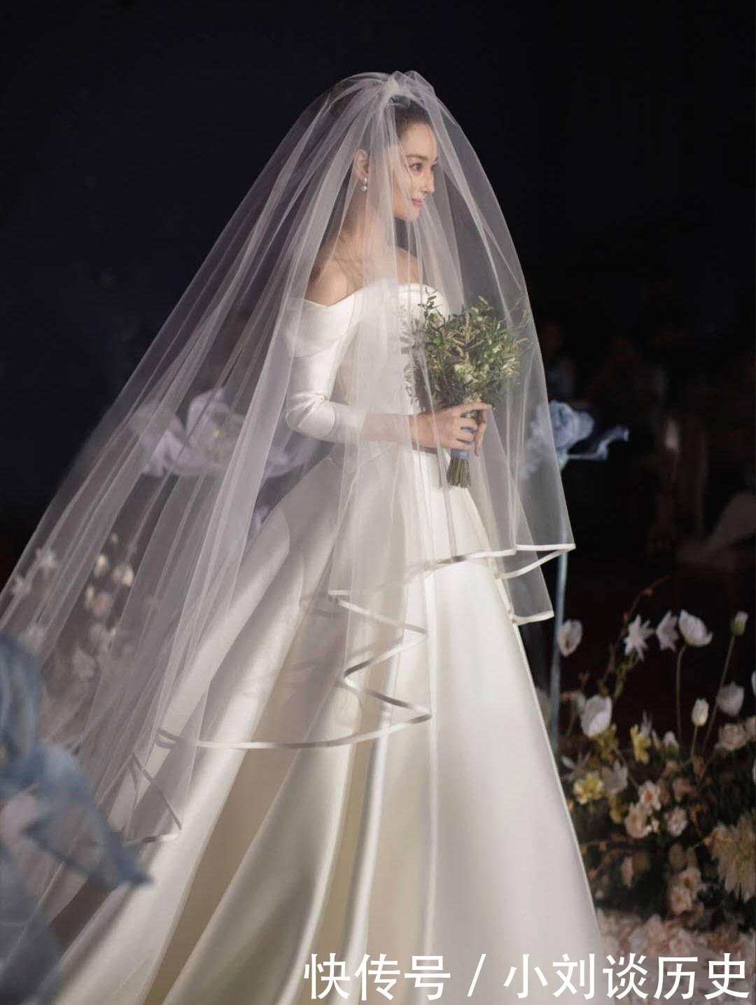 张馨予何捷婚礼现场高清照,一细节证明何捷有