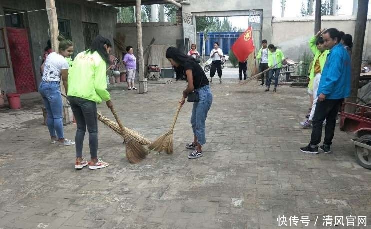 学苑社区假期返乡学生志愿服务队在行动